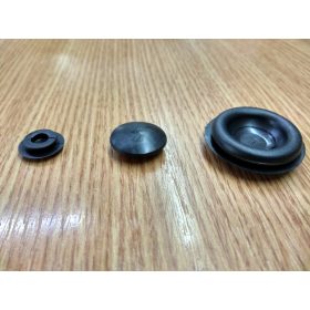 KAROSSZÉRIA GUMIDUGÓ 12MM
